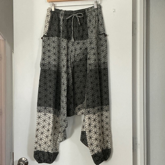 Nepal India Pants - Black and Gray Geometric Harem Pants